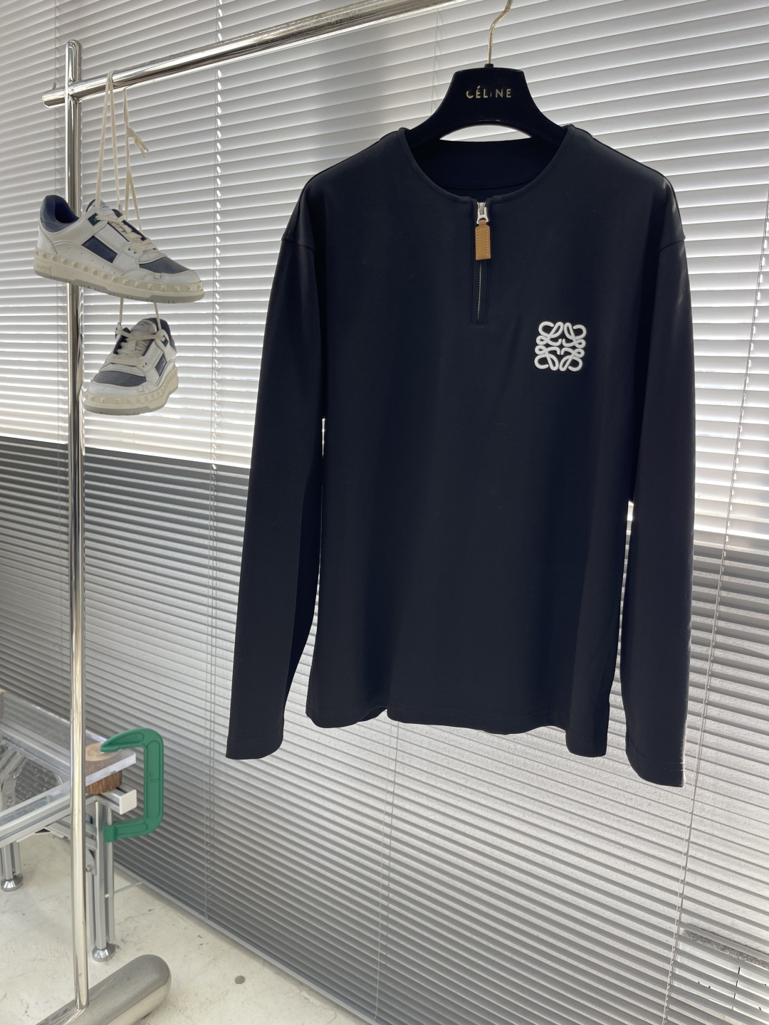 -LOEW 25fw新款秋冬打底卫衣，街头与户外的碰撞～～大家都知道这款卫衣采进口面料制成．采用进口专机