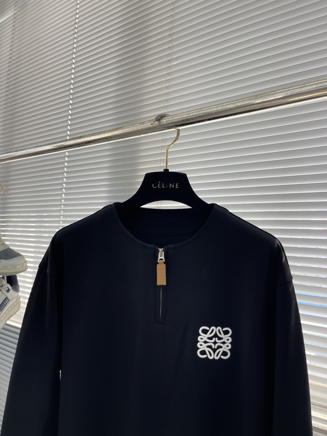 -LOEW 25fw新款秋冬打底卫衣，街头与户外的碰撞～～大家都知道这款卫衣采进口面料制成．采用进口专机