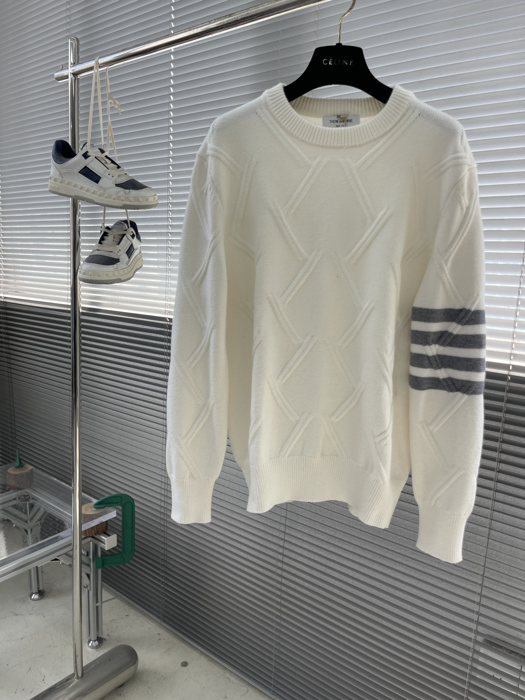 -TB 新款圆领菱形针织毛衣！经典四条纹袖口设计，菱形编织纹理立体有型，袖口白色条纹点缀，简约大气。面料