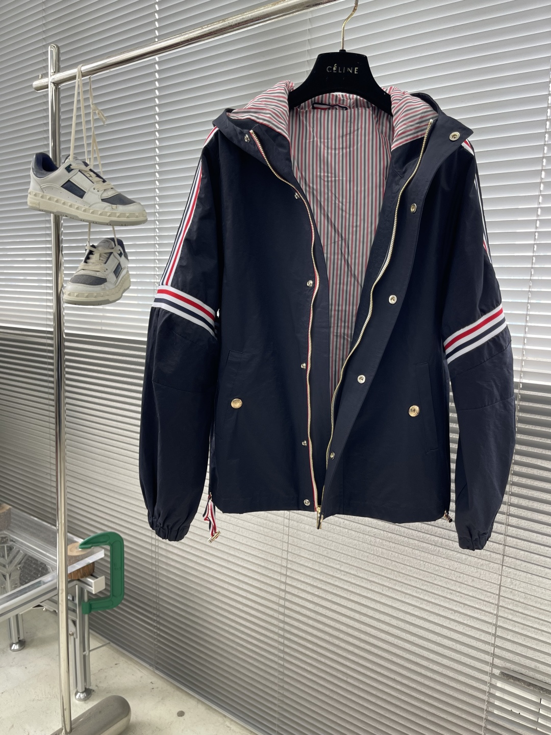 -TB 新款防水面料铰接连帽夹克！传承TB出位的剪裁和织带拼接设计！码数：1/2/3/4/5