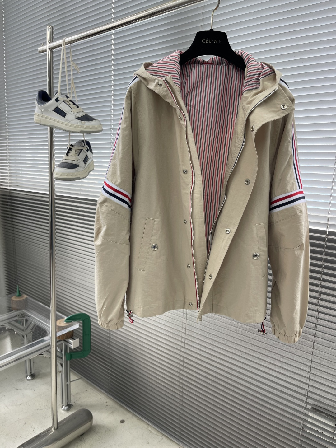 -TB 新款防水面料铰接连帽夹克！传承TB出位的剪裁和织带拼接设计！码数：1/2/3/4/5