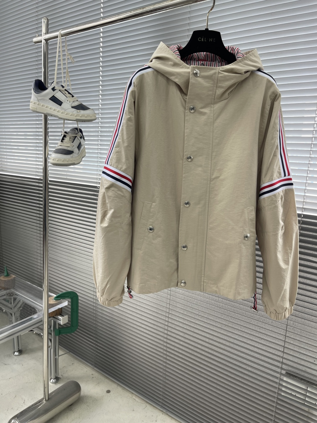 -TB 新款防水面料铰接连帽夹克！传承TB出位的剪裁和织带拼接设计！码数：1/2/3/4/5