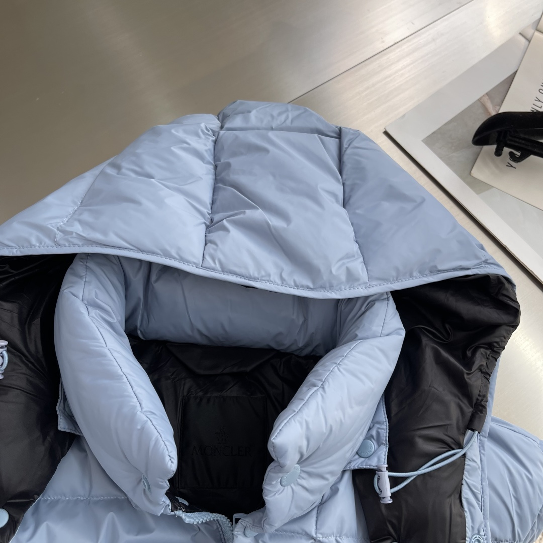 Moncler Women's Down Puffer Jacket Warm and Stylish Winter Coat 4 cmp i1757868310778 1724 0 0