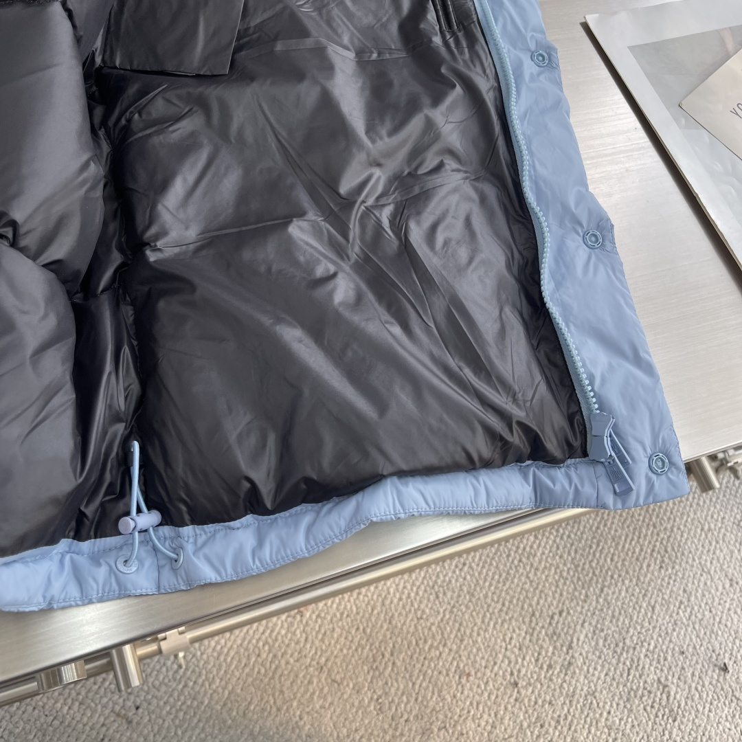 Moncler Women's Down Puffer Jacket Warm and Stylish Winter Coat 8 cmp i1757868310787 8796 0 4