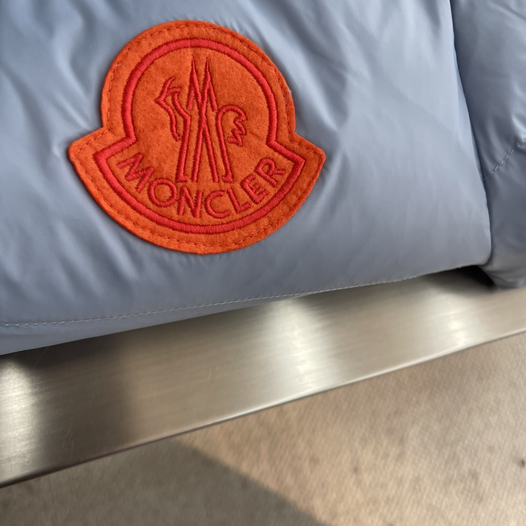 Moncler Women's Down Puffer Jacket Warm and Stylish Winter Coat 5 cmp i1757868310788 4404 0 1