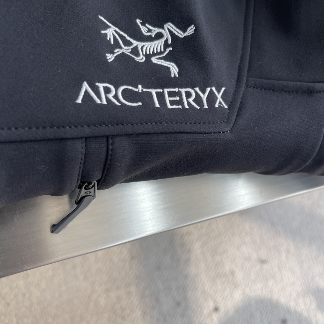 -🐦 鸟家 软壳冲锋衣 重磅新品‼️25FW 冲锋衣 外套 采用结实舒适经编科技GORE-TEX面料 仿