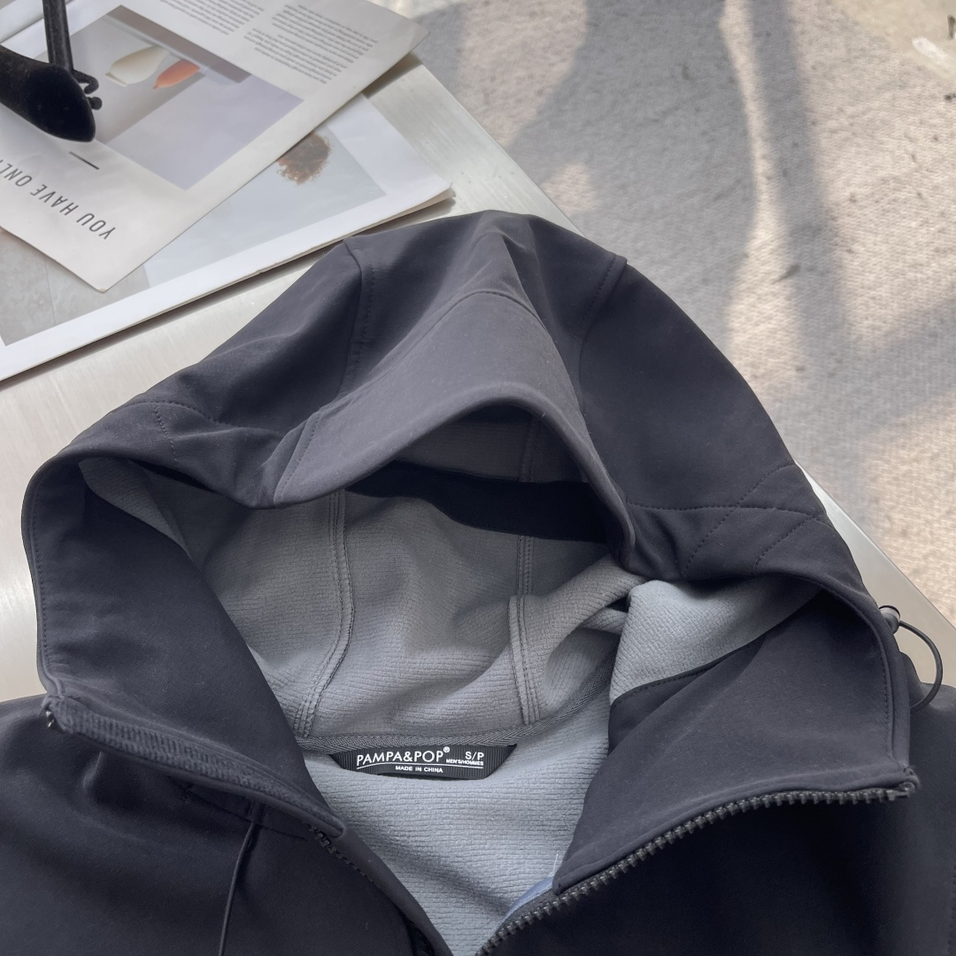 -🐦 鸟家 软壳冲锋衣 重磅新品‼️25FW 冲锋衣 外套 采用结实舒适经编科技GORE-TEX面料 仿