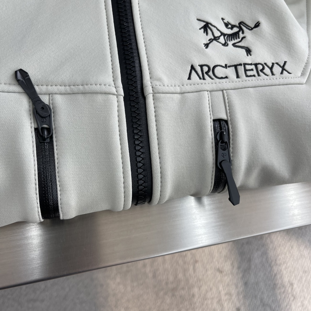 -🐦 鸟家 软壳冲锋衣 重磅新品‼️25FW 冲锋衣 外套 采用结实舒适经编科技GORE-TEX面料 仿