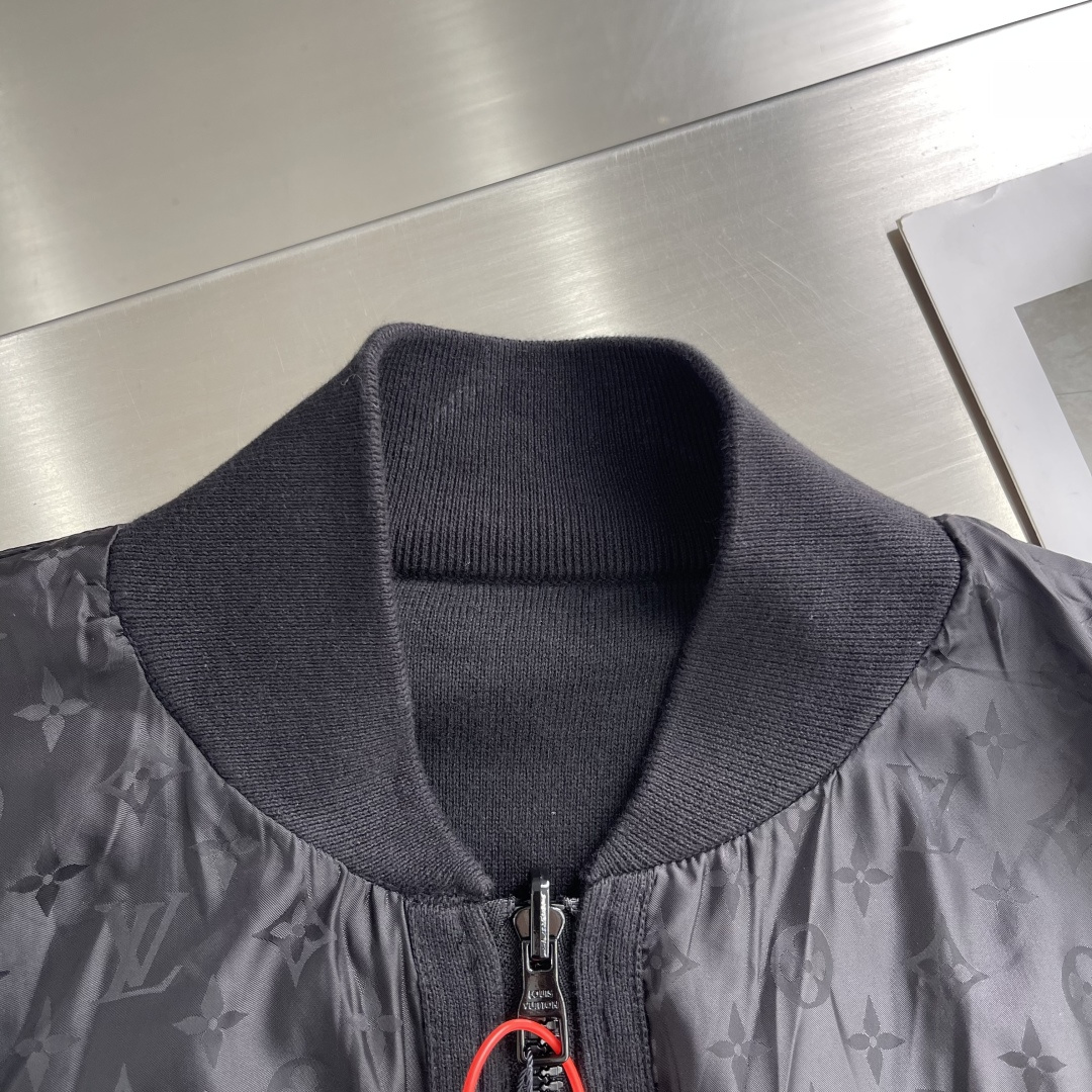 -驴牌 双面拉链夹克定制臻品锦纶幻彩提花锦以及棉羊密针绒 富有质感 色泽饱满 柔软细腻 双面魅力 一衣多