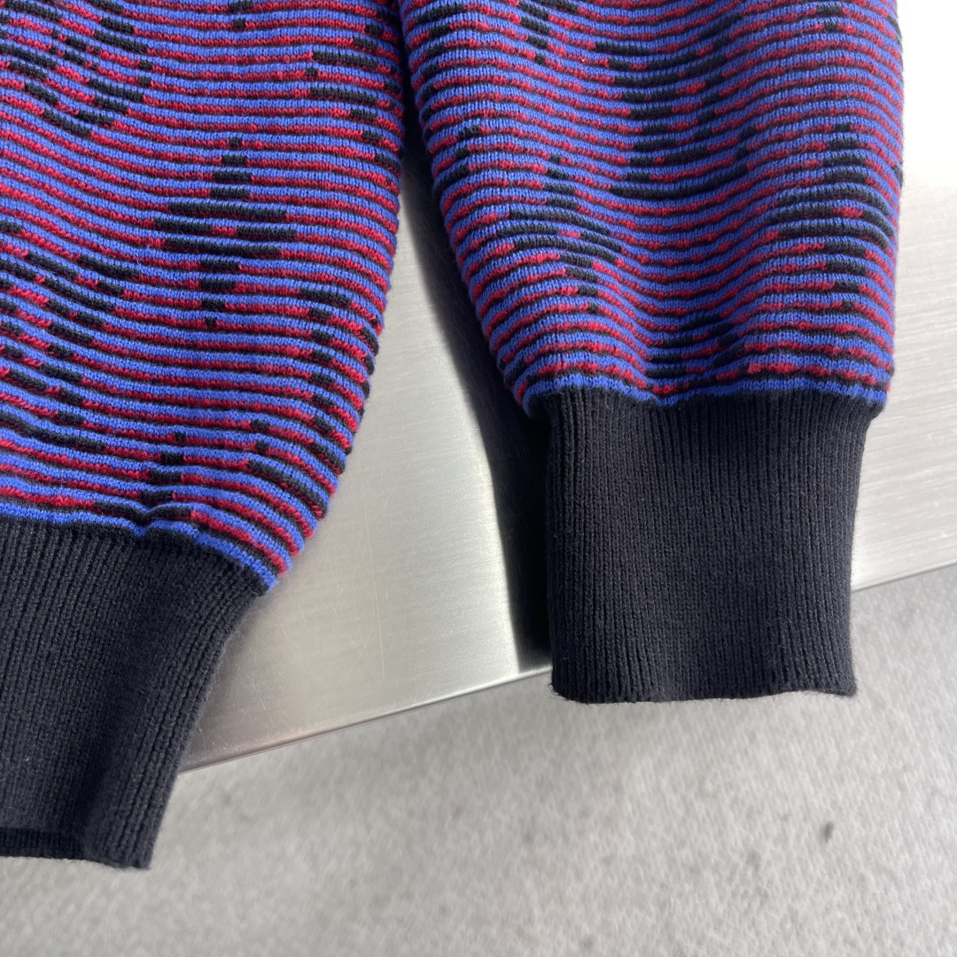 -驴牌 渐变提花开衫定染定织幻彩云絮棉绒料 色泽饱满 细腻柔软 将色彩哲学推向极致艺术 标志性Monog