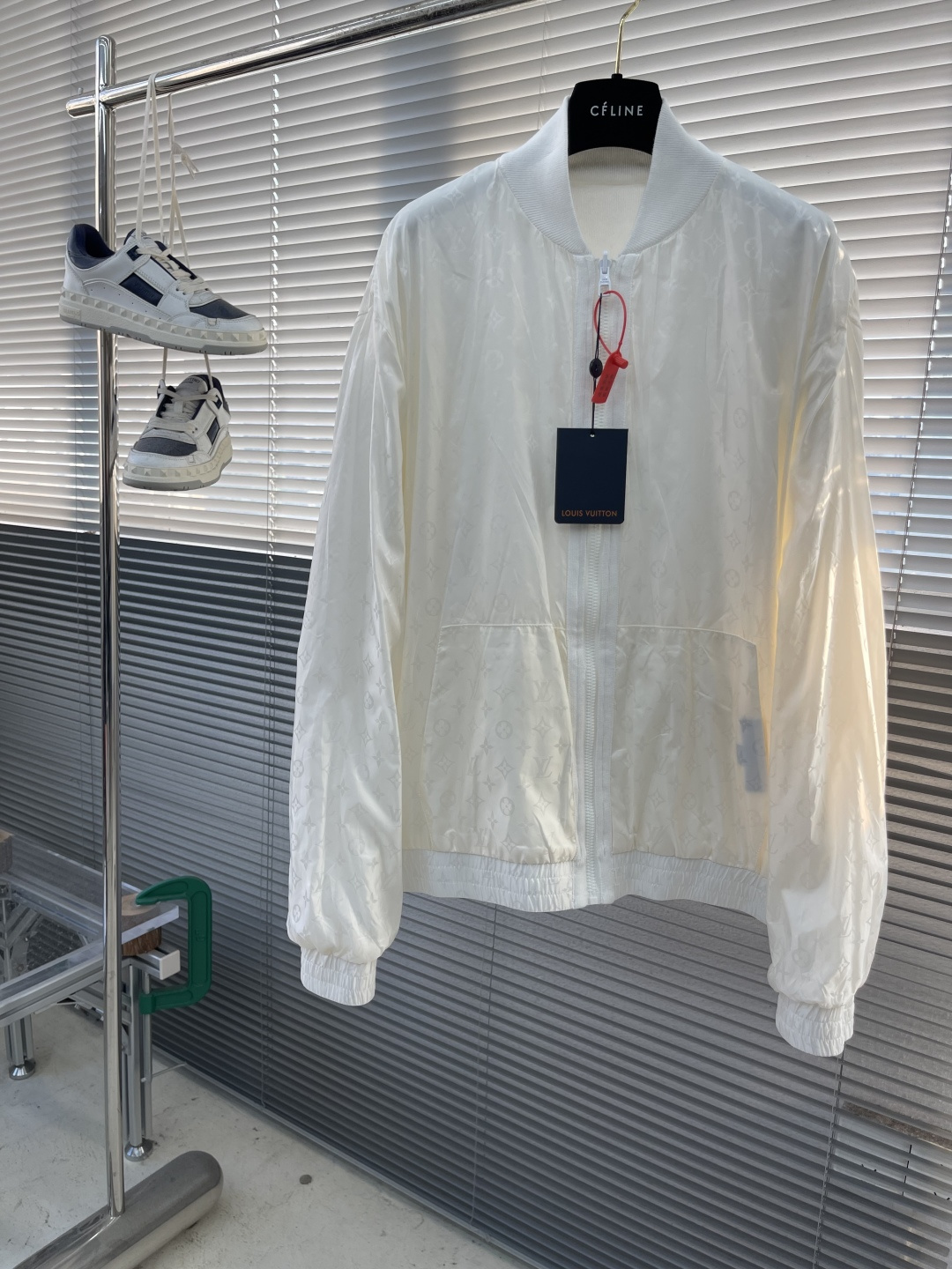 -驴牌 双面拉链夹克定制臻品锦纶幻彩提花锦以及棉羊密针绒 富有质感 色泽饱满 柔软细腻 双面魅力 一衣多