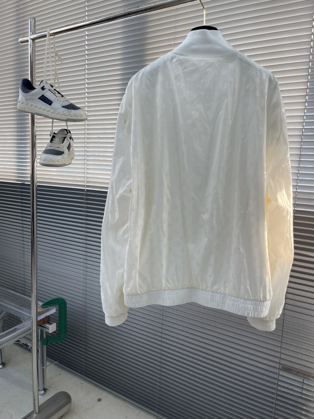 -驴牌 双面拉链夹克定制臻品锦纶幻彩提花锦以及棉羊密针绒 富有质感 色泽饱满 柔软细腻 双面魅力 一衣多