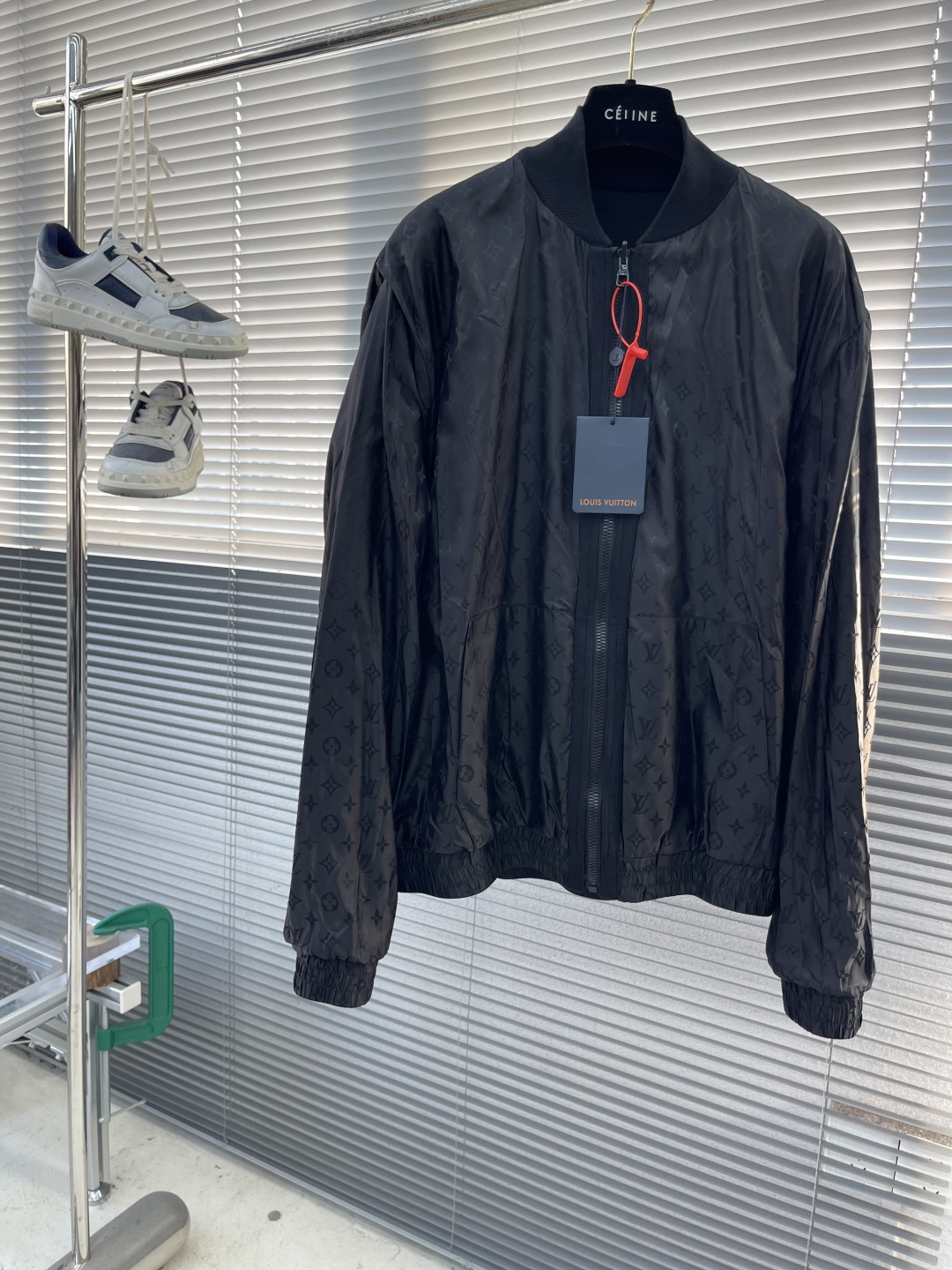 -驴牌 双面拉链夹克定制臻品锦纶幻彩提花锦以及棉羊密针绒 富有质感 色泽饱满 柔软细腻 双面魅力 一衣多