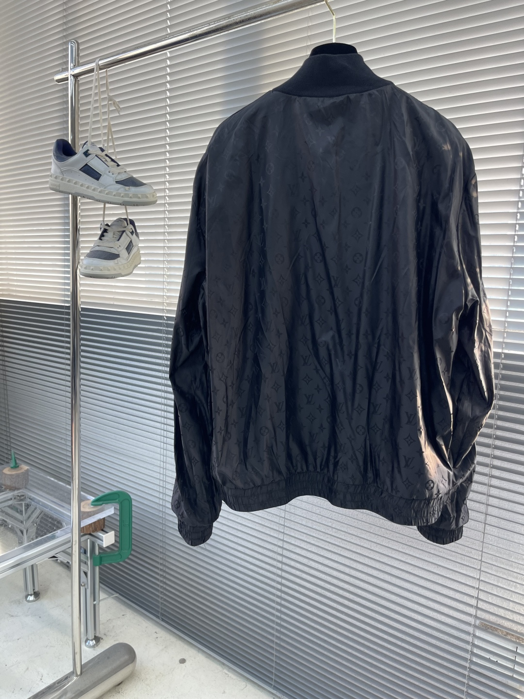 -驴牌 双面拉链夹克定制臻品锦纶幻彩提花锦以及棉羊密针绒 富有质感 色泽饱满 柔软细腻 双面魅力 一衣多