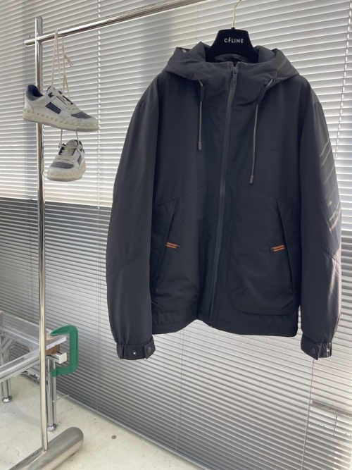 Celine 2025FW New Hooded Down Jacket, Warm, Comfortable And Not Bulky 13 Celine 2025FW New Hooded Down Jacket, Warm, Comfortable And Not Bulky