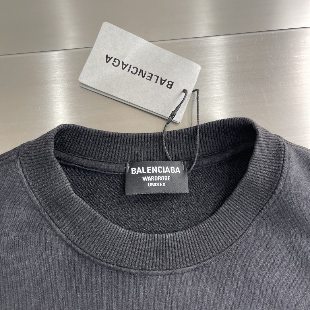-Balenciag 双B多标识‼️圆领卫衣精选400克复古做旧水洗棉，面料经过特殊处理，呈现出自然的褪