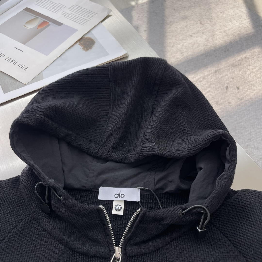 -ALO 连帽微标毛衣开衫精选混纺优质32%粘纤30%聚酯纤维20%锦纶18%天丝 是性能优良的合成纤维