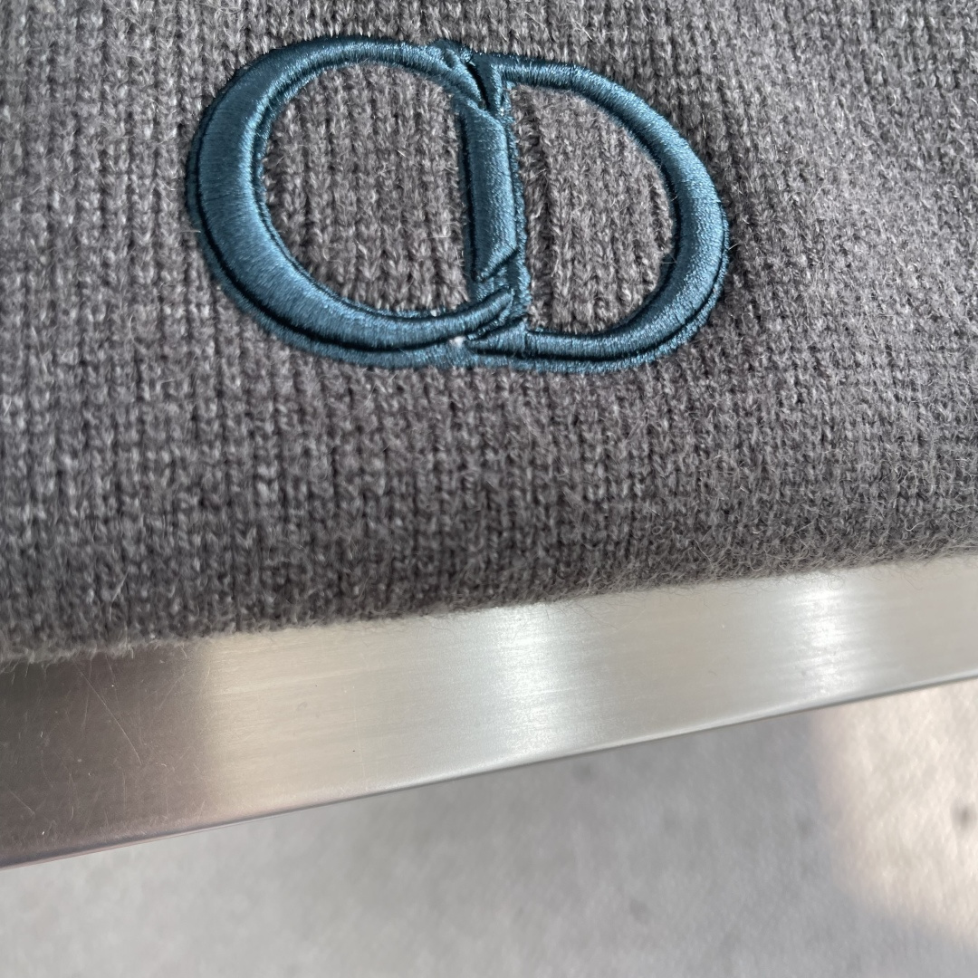 -Dio 假两件‼️开衫毛衣精选混纺优质35%抗起球腈纶30%聚酯纤维19.6%聚酯15.4%锦纶是性能