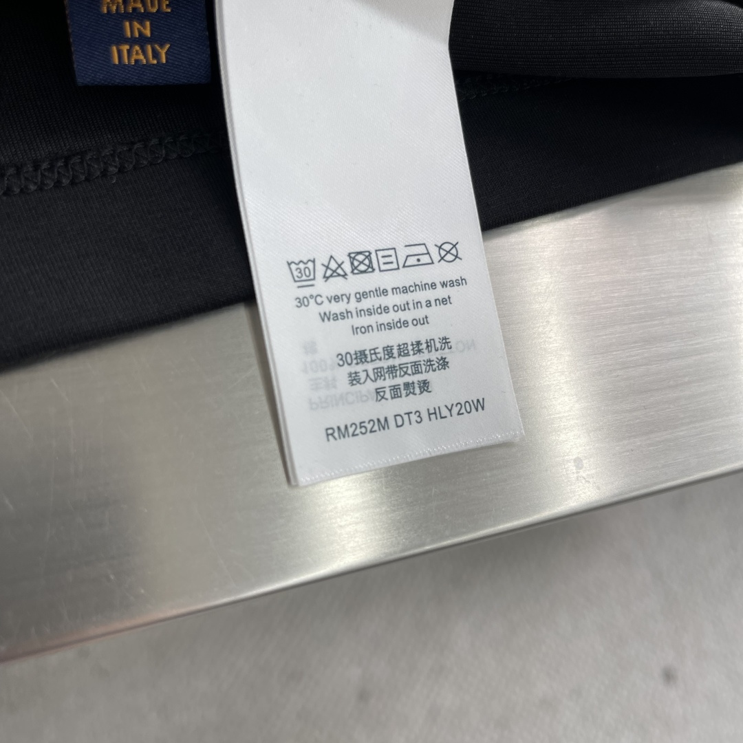 -驴牌 2025早秋圆领长袖，双层螺纹领口，肩部通肩压条，莫代尔混纺面料舒适透气 男女同款 码数：S-X