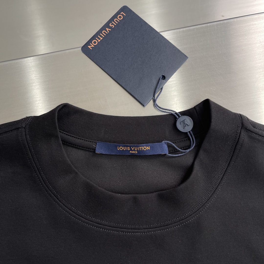 -驴牌 2025早秋圆领长袖，双层螺纹领口，肩部通肩压条，莫代尔混纺面料舒适透气 男女同款 码数：S-X