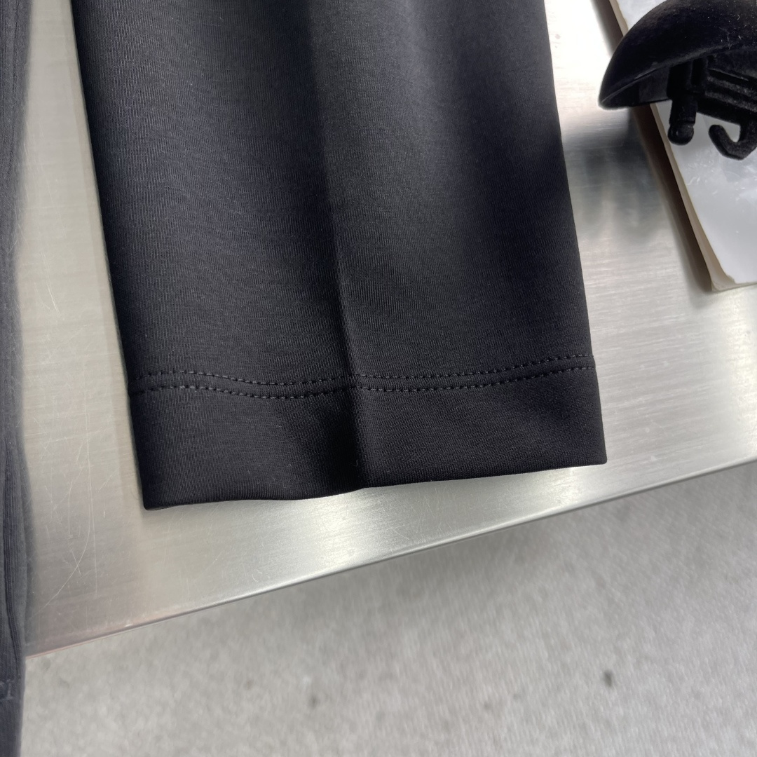 -驴牌 2025早秋圆领长袖，双层螺纹领口，肩部通肩压条，莫代尔混纺面料舒适透气 男女同款 码数：S-X