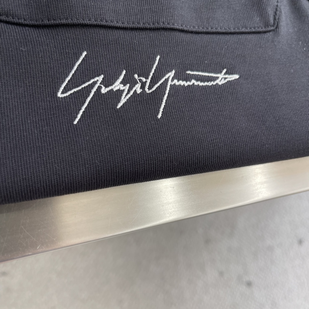 -Y-3 Yamamoto山本耀司 秋冬新款Y3长袖T恤。拼接罗纹设计新颖且极具辨识度，宽松版型个性立体