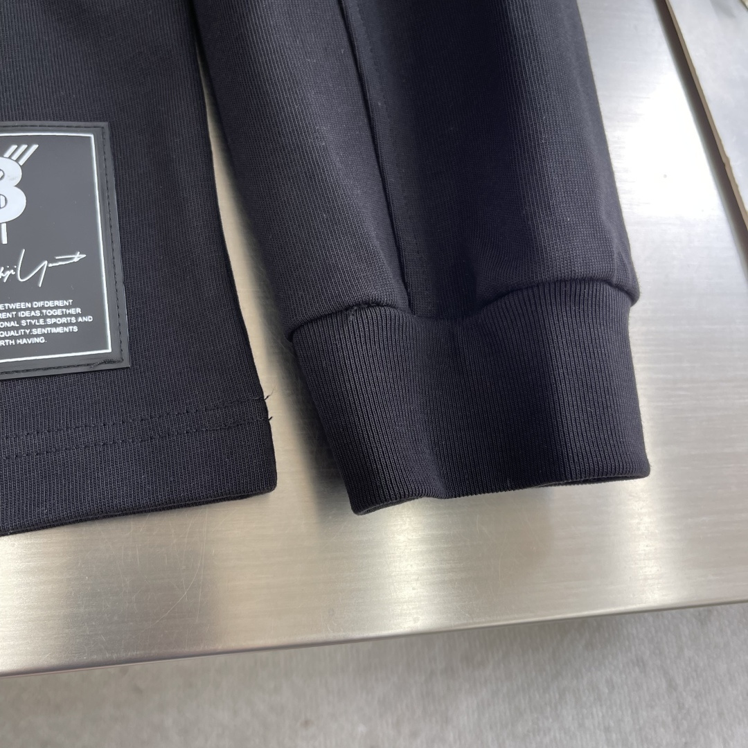 -Y-3 Yamamoto山本耀司 秋冬新款Y3长袖T恤。拼接罗纹设计新颖且极具辨识度，宽松版型个性立体