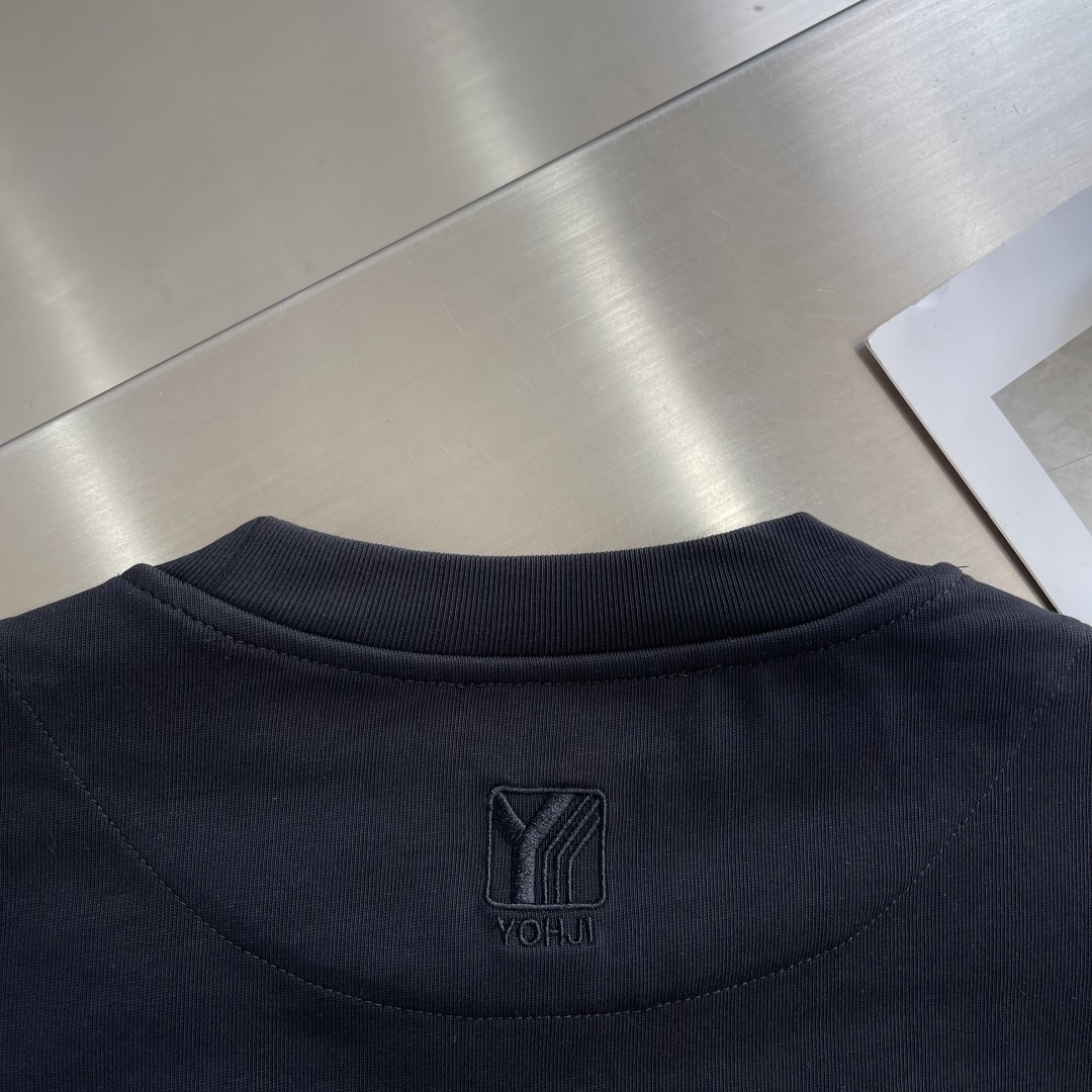 -Y-3 Yamamoto山本耀司 秋冬新款Y3长袖T恤。拼接罗纹设计新颖且极具辨识度，宽松版型个性立体