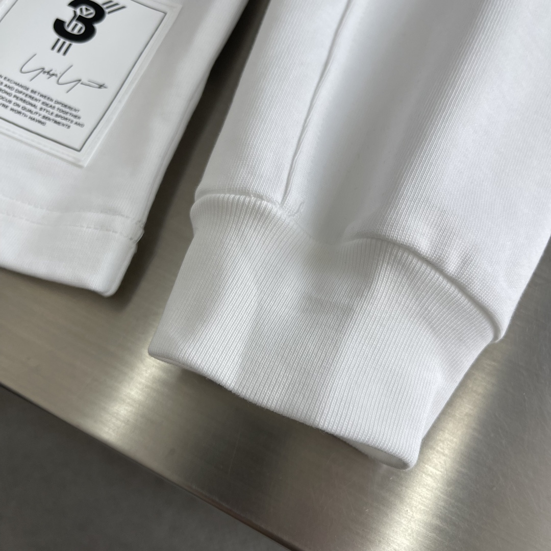 -Y-3 Yamamoto山本耀司 秋冬新款Y3长袖T恤。拼接罗纹设计新颖且极具辨识度，宽松版型个性立体