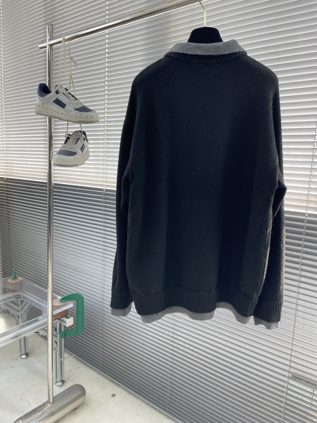 -MiuMiu 假两件标识‼️翻领毛衣精选混纺优质38%腈纶25.3%聚酯纤维24.3%粘胶纤维9.9%