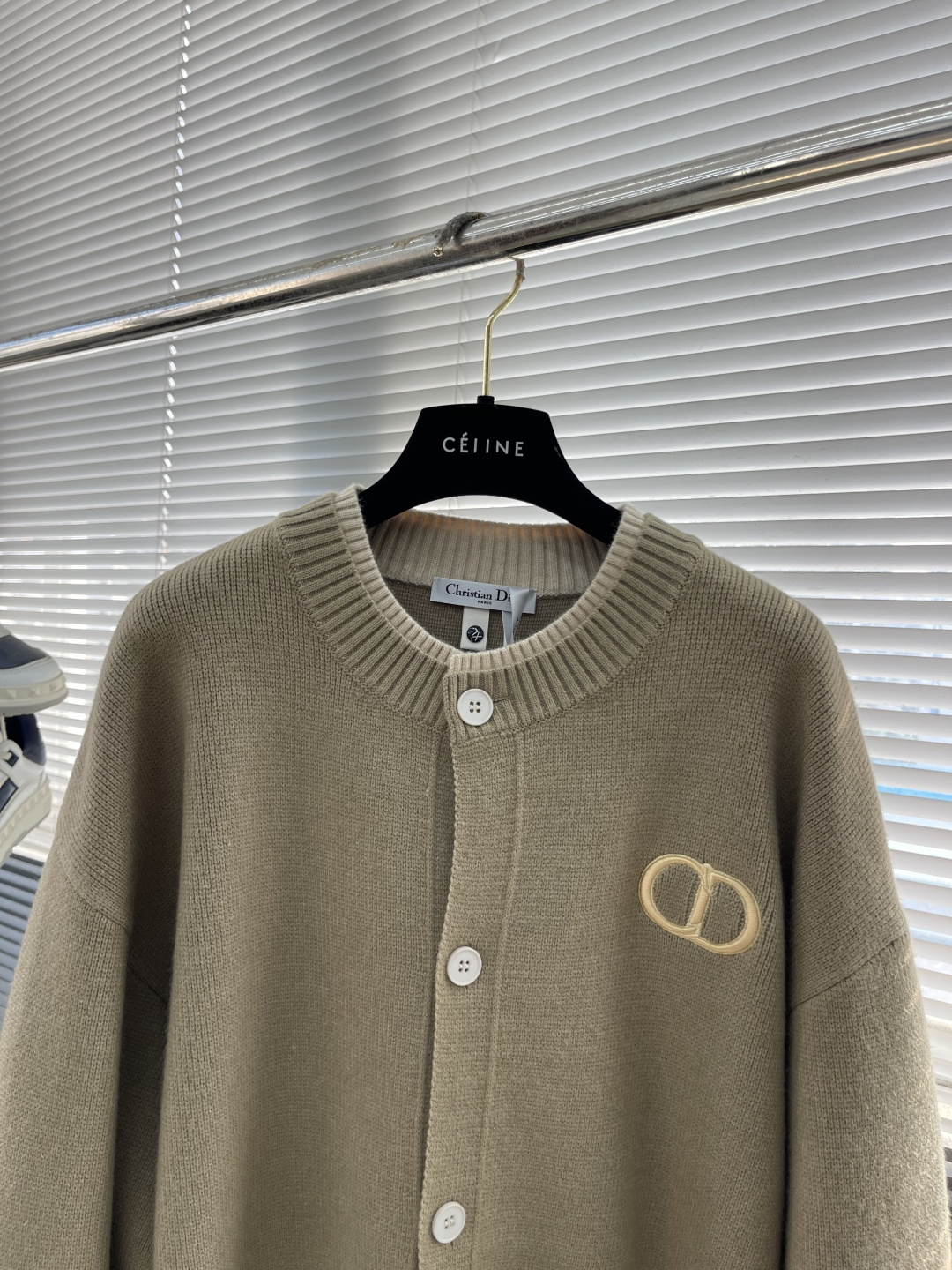 -Dio 假两件‼️开衫毛衣精选混纺优质35%抗起球腈纶30%聚酯纤维19.6%聚酯15.4%锦纶是性能