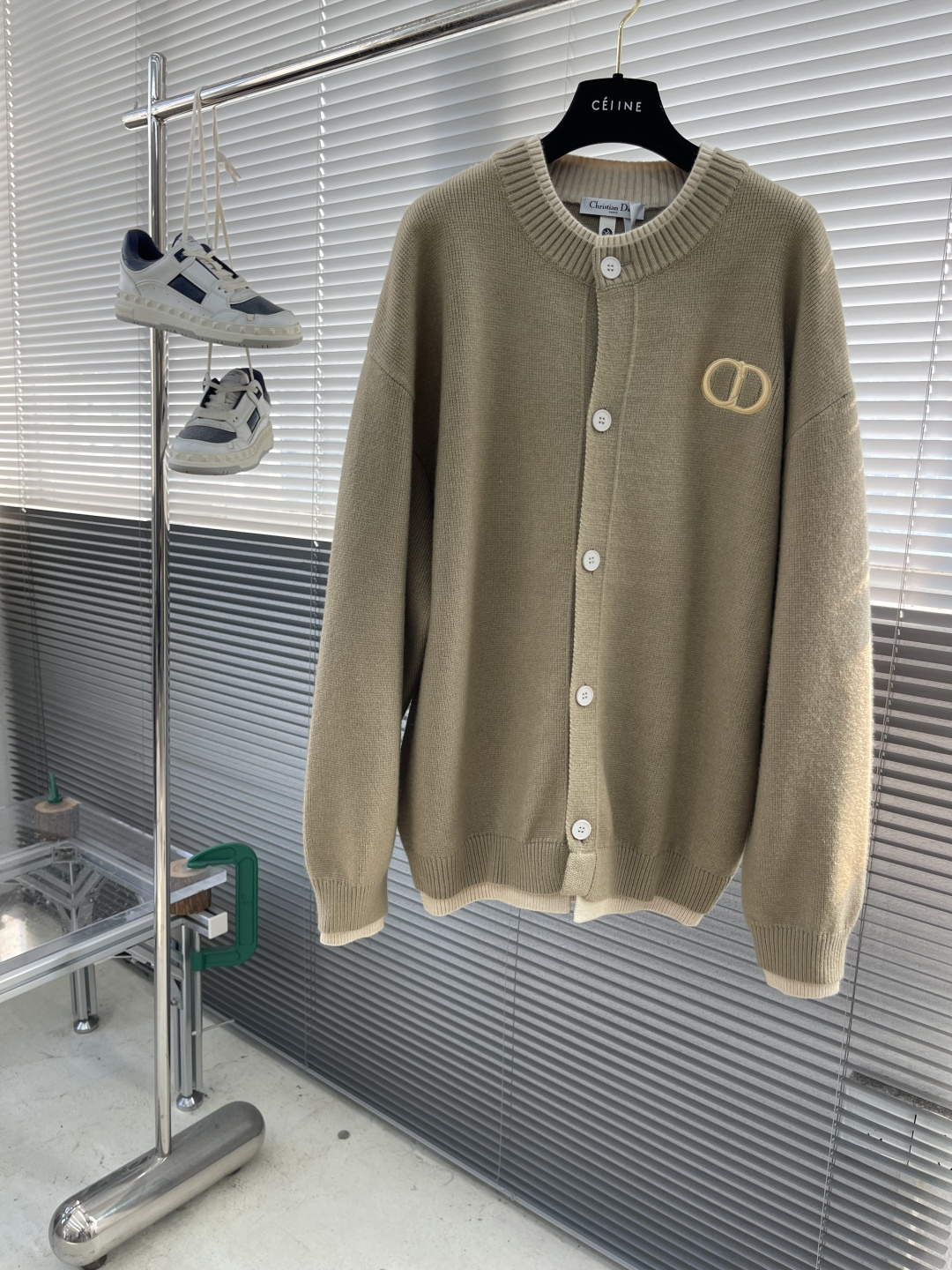 -Dio 假两件‼️开衫毛衣精选混纺优质35%抗起球腈纶30%聚酯纤维19.6%聚酯15.4%锦纶是性能