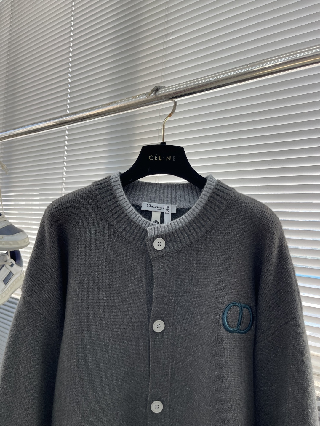 -Dio 假两件‼️开衫毛衣精选混纺优质35%抗起球腈纶30%聚酯纤维19.6%聚酯15.4%锦纶是性能