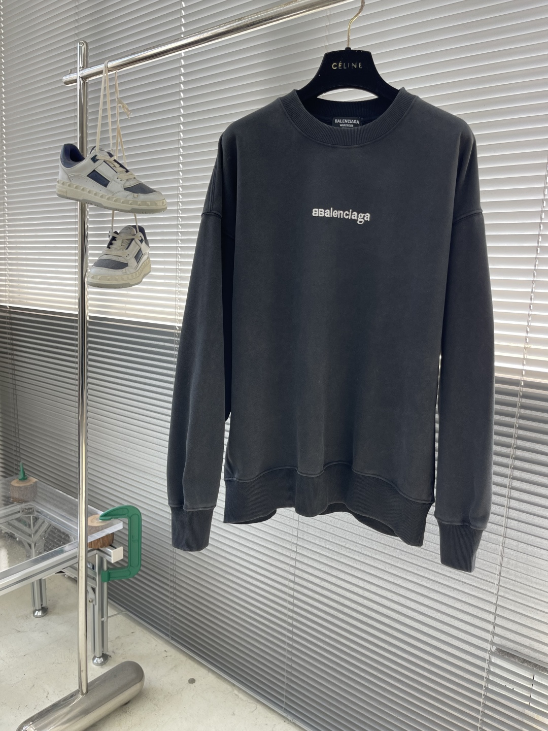 -Balenciag 双B多标识‼️圆领卫衣精选400克复古做旧水洗棉，面料经过特殊处理，呈现出自然的褪