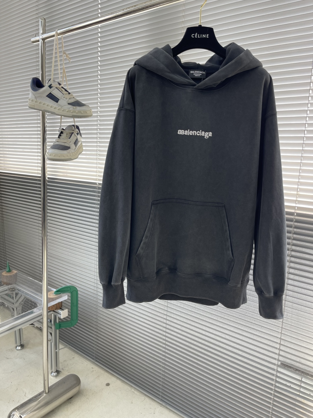 -Balenciag 双B多标识‼️帽领卫衣精选400克复古做旧水洗棉，面料经过特殊处理，呈现出自然的褪