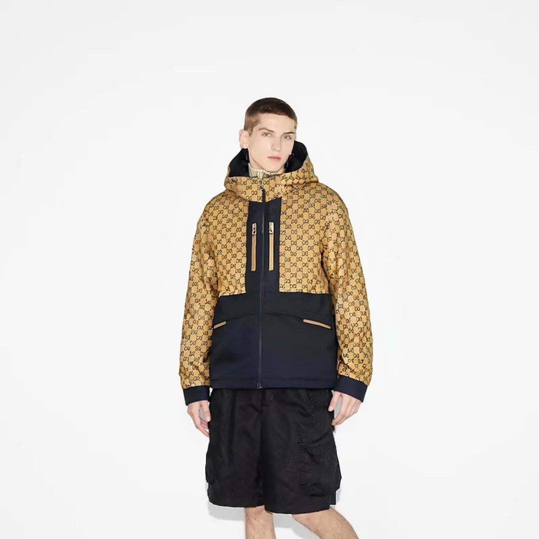 -GUCC 早秋季新品GG老花拼接连帽防风防水夹克，男女同款胸口双拉链口袋拼接时尚拉链连帽外套！G超级重