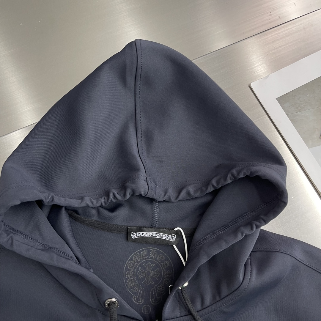 -CH 克罗心 2025秋冬最新系列时尚热款，ch最新面料轻薄戴帽卫衣宽幅立体剪裁，带来极佳的视觉效果，