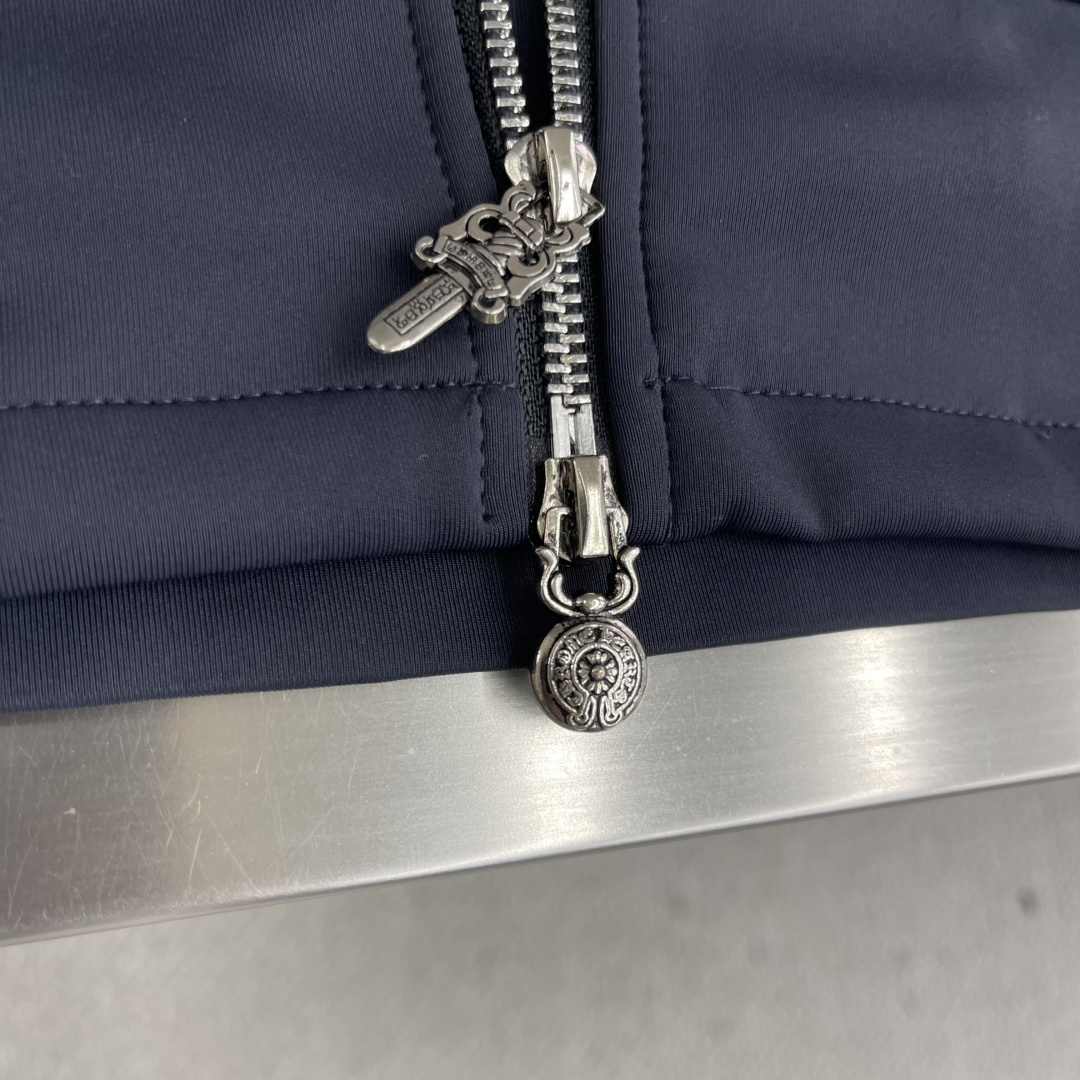 -CH 克罗心 2025秋冬最新系列时尚热款，ch最新面料轻薄戴帽卫衣宽幅立体剪裁，带来极佳的视觉效果，