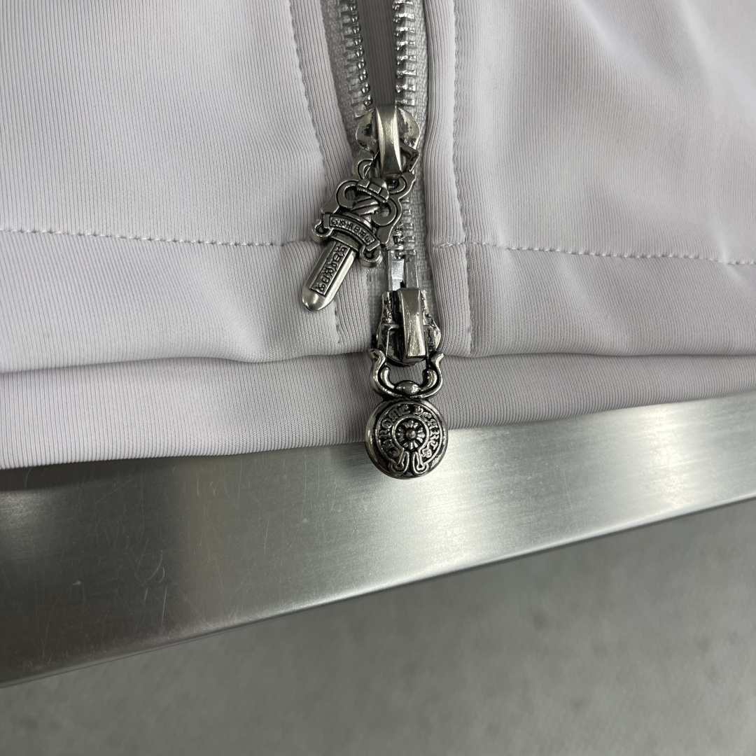 -CH 克罗心 2025秋冬最新系列时尚热款，ch最新面料轻薄戴帽卫衣宽幅立体剪裁，带来极佳的视觉效果，