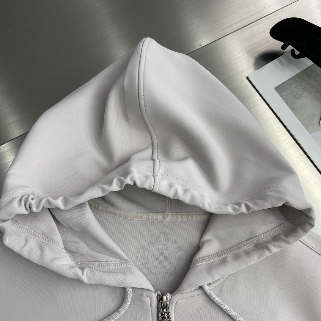 -CH 克罗心 2025秋冬最新系列时尚热款，ch最新面料轻薄戴帽卫衣宽幅立体剪裁，带来极佳的视觉效果，