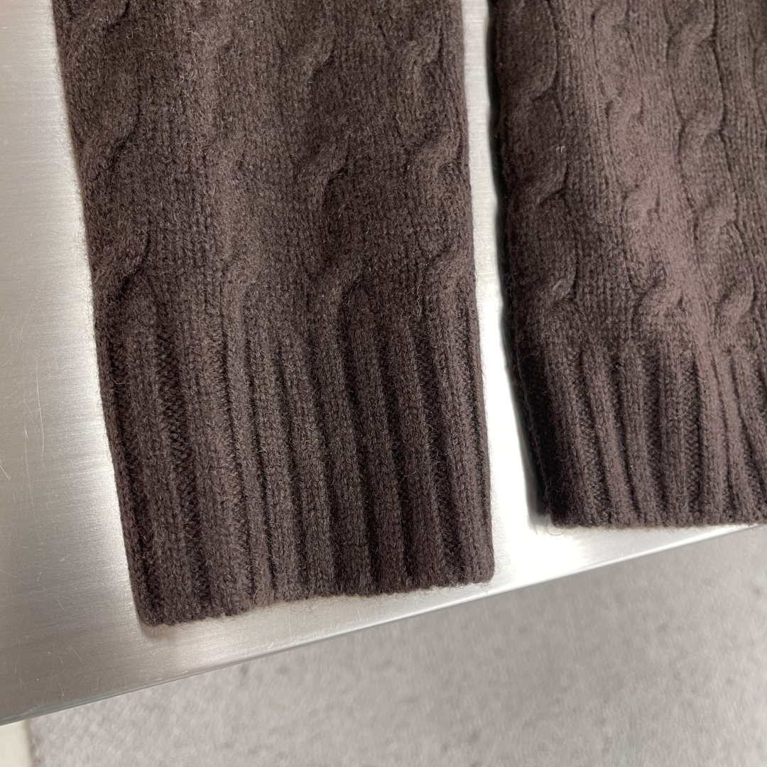 -PRAD 25ss新款纯色翻领套头长袖毛衣 男款 棕色码数：S.M.L.XL衣长65676971胸围 