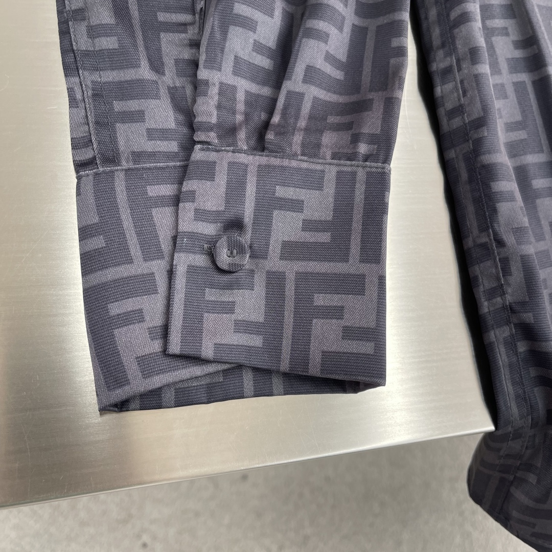 -FEND 满印FF衬衫定制莱赛尔天丝 细腻柔软 舒适贴肤 棕韵天成 奢雅无界 饰以FF字母点缀全幅 以