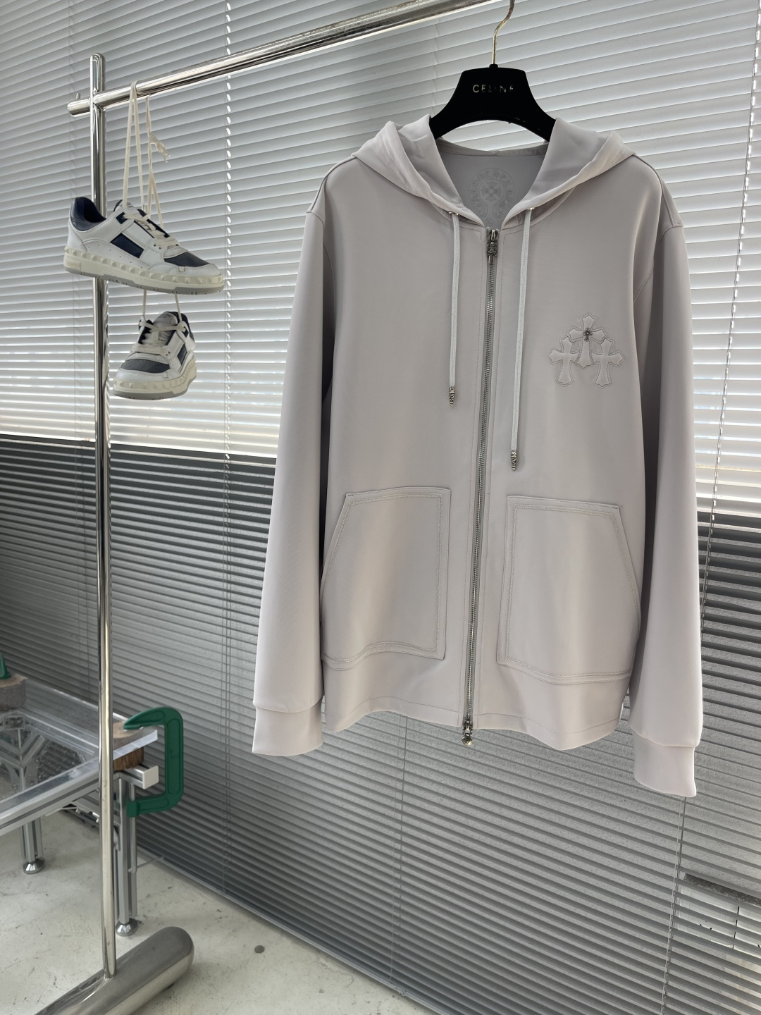 -CH 克罗心 2025秋冬最新系列时尚热款，ch最新面料轻薄戴帽卫衣宽幅立体剪裁，带来极佳的视觉效果，