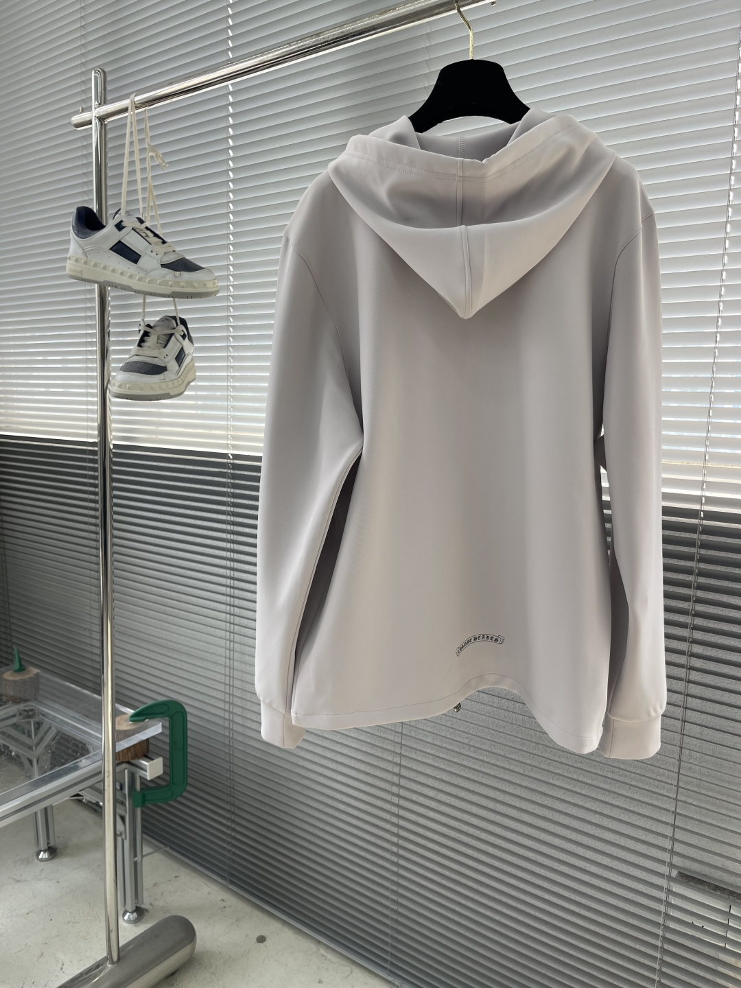 -CH 克罗心 2025秋冬最新系列时尚热款，ch最新面料轻薄戴帽卫衣宽幅立体剪裁，带来极佳的视觉效果，