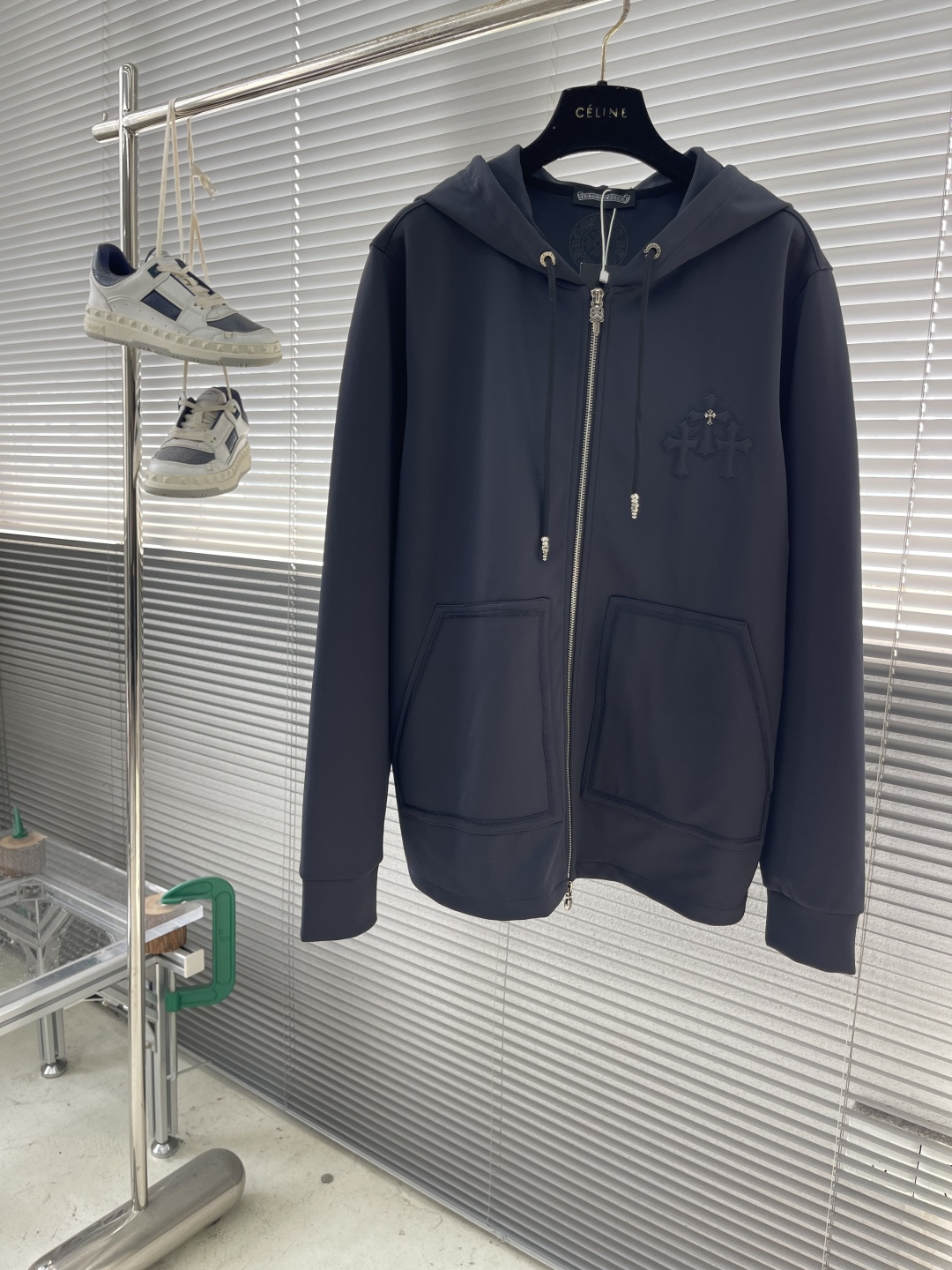 -CH 克罗心 2025秋冬最新系列时尚热款，ch最新面料轻薄戴帽卫衣宽幅立体剪裁，带来极佳的视觉效果，