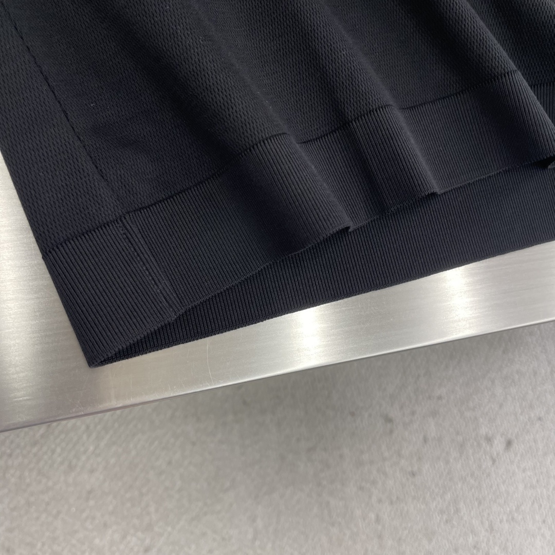 -KITON 25SS春夏新款科技纤维混纺针织翻领短Tee,臂袖三色织带嵌花针织短袖Polo衫!贸易公司