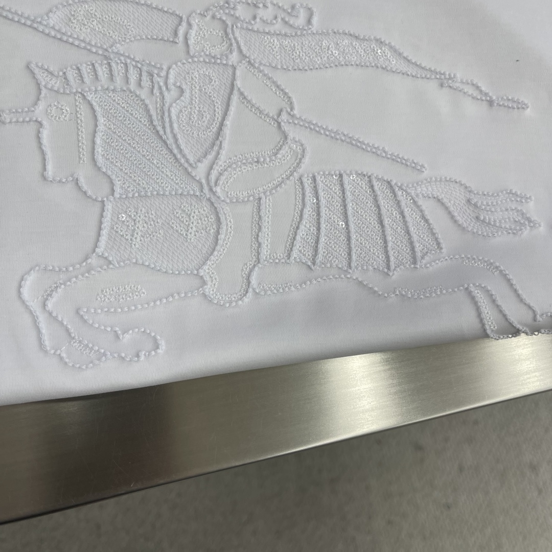 -BBR 100%纯正血统品质，2025春夏新品战马刺绣标识男士商务休闲简约圆领短袖T恤！颇具法式风格的