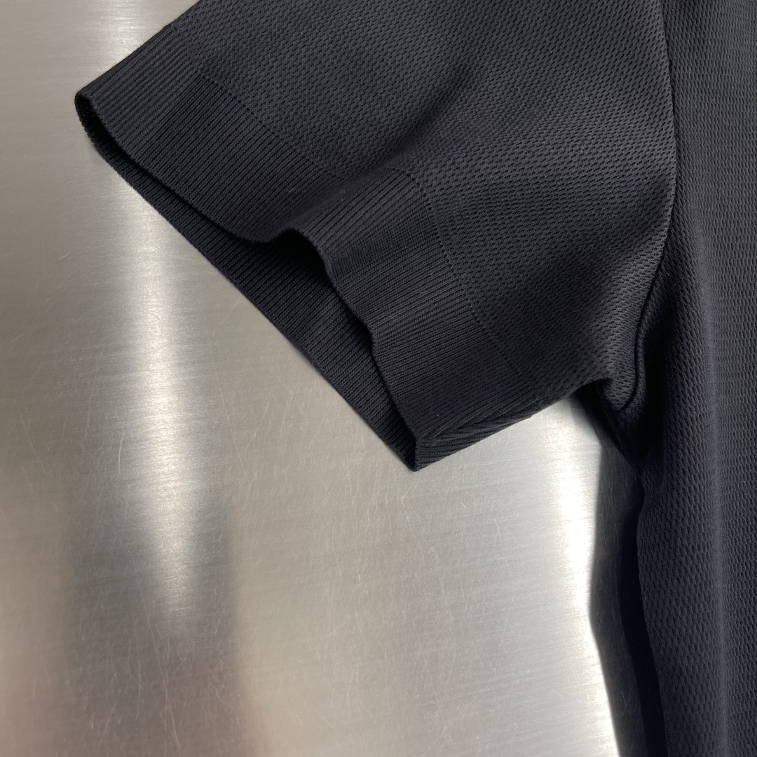 -KITON 25SS春夏新款科技纤维混纺针织翻领短Tee,臂袖三色织带嵌花针织短袖Polo衫!贸易公司