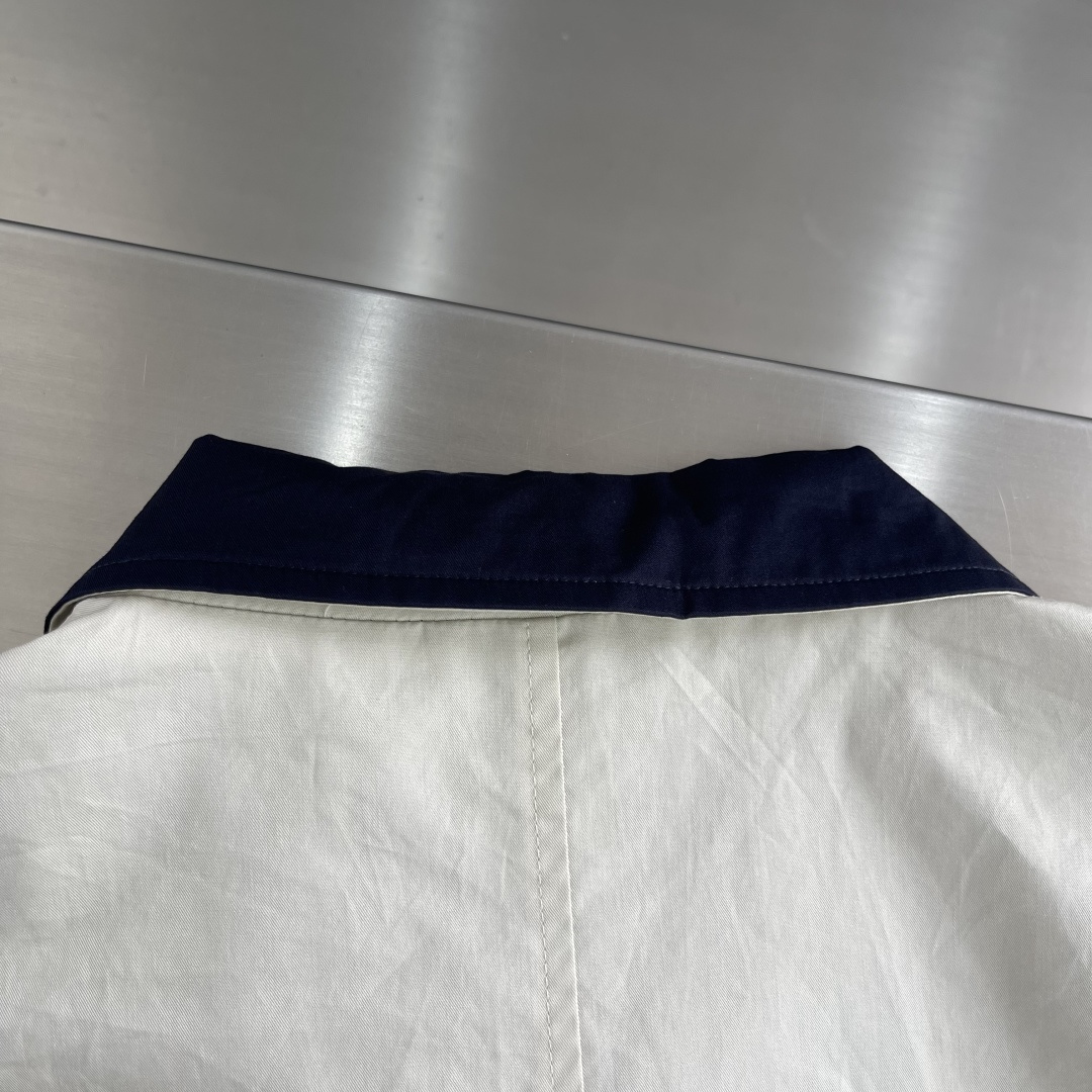 -Dio 2025秋冬新款双面穿着夹克外套选用100%进口西班牙贡缎棉纱线，辅以特殊的水洗刺布工艺，让面