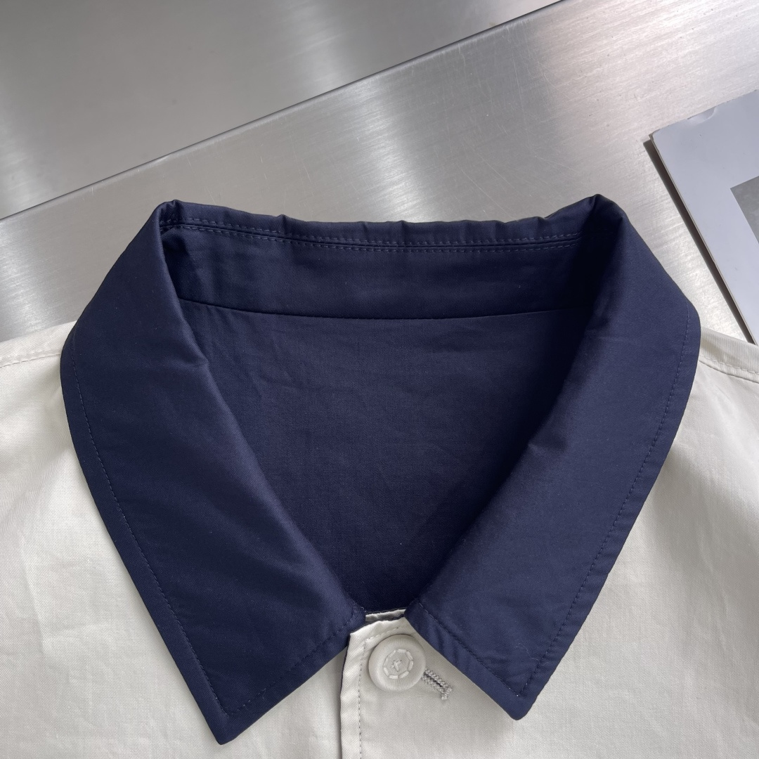 -Dio 2025秋冬新款双面穿着夹克外套选用100%进口西班牙贡缎棉纱线，辅以特殊的水洗刺布工艺，让面